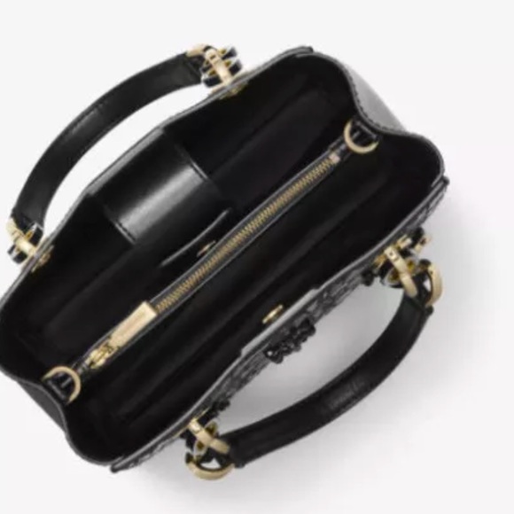 ⛔️SOLD⛔️Authentic Michael Kors Leather floral satc - Picture 8 of 8